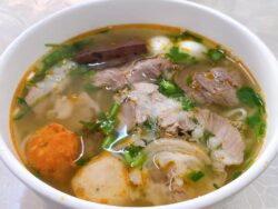 bún huế, bún bò huế, bún huế 68, bún huế chợ đông vệ, bún bò huế chợ đông vệ