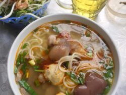 bún huế, bún bò huế, bún huế 68, bún huế chợ đông vệ, bún bò huế chợ đông vệ
